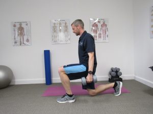 Lunge - strength training for runners